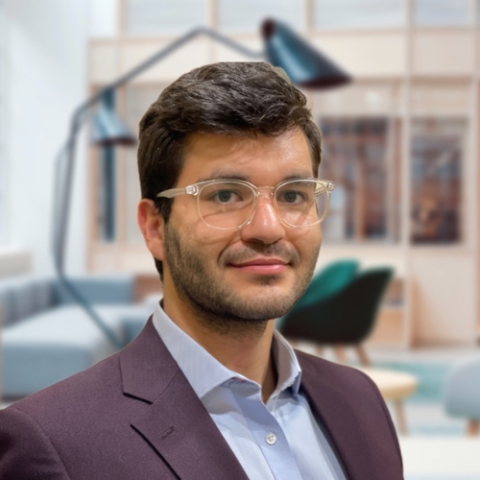Parsa Mogharabin Headshot